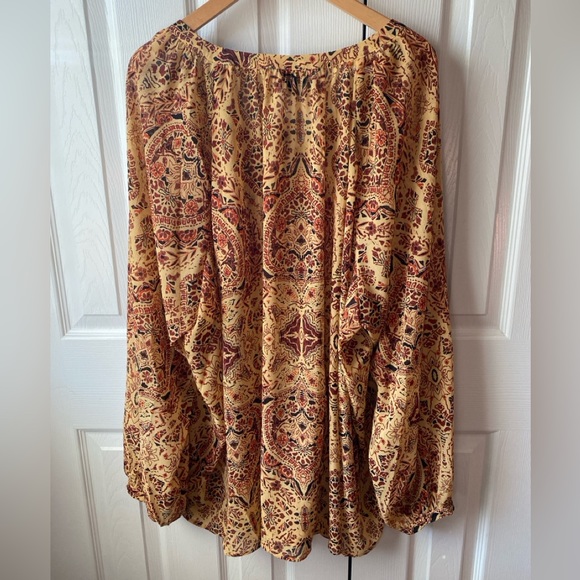 🆕 TORRID Medallion Crinkle Chiffon Raglan Tie Front Office Blouse SZ 5 5X - Picture 2 of 9